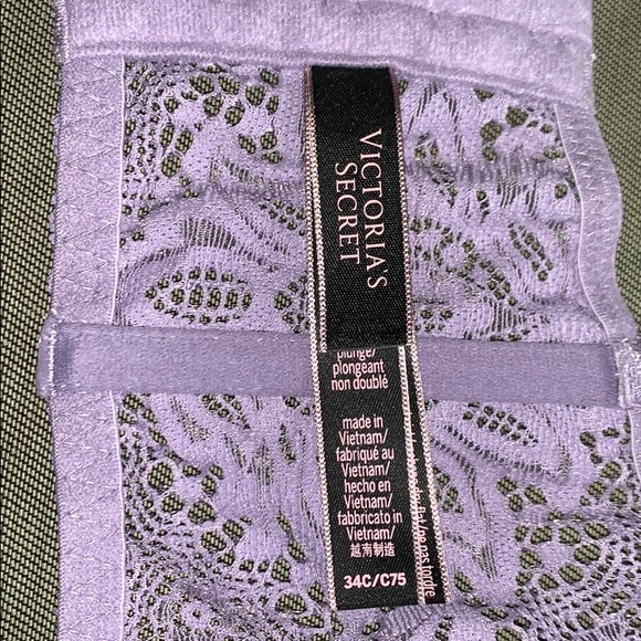 Victoria’s Secrets Lavender lace bra 34C - Picture 4 of 4